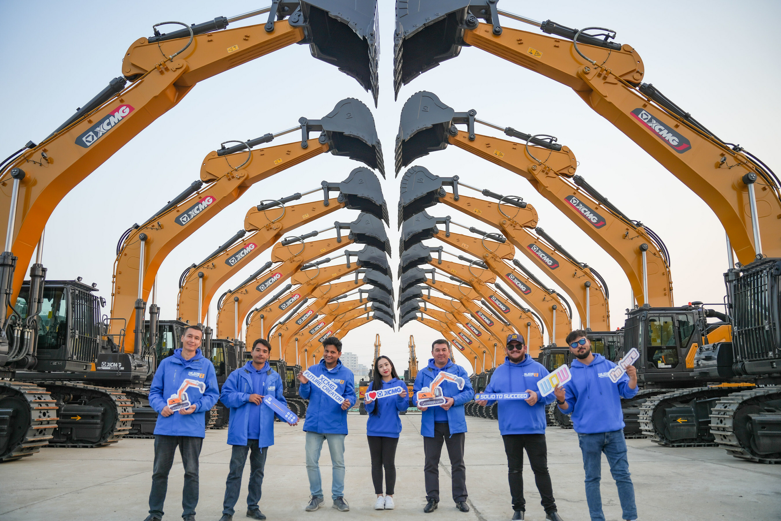 XCMG Excavator Showcases Commitment to High-Value Services and Intelligent Manufacturing at Apprentice Experience Day